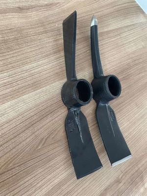 Stevige machine gesmeed pickkaxe voor de landbouw Zwart of donkergroen en spoorstaal